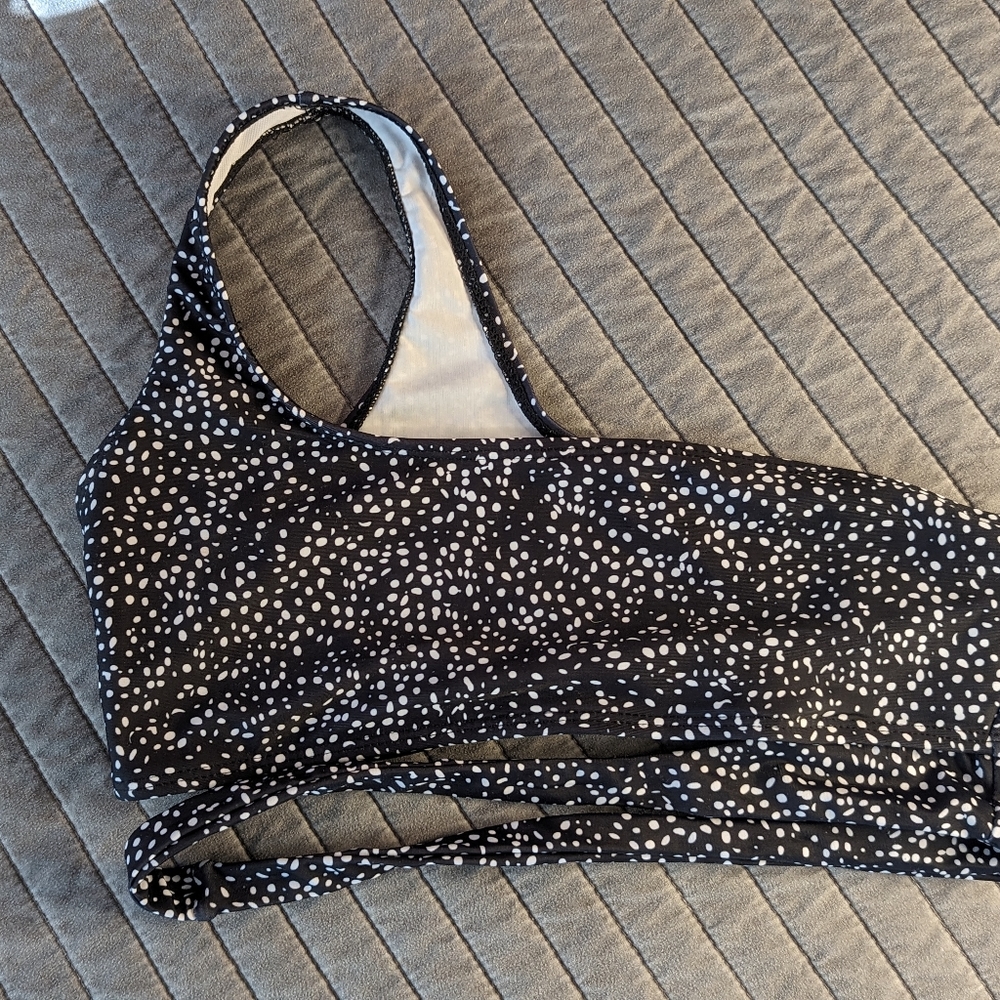 Cute one shoulder bikini top